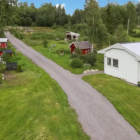 2 Bedroom Stunning In Skotterud Semesterbostad Magnor